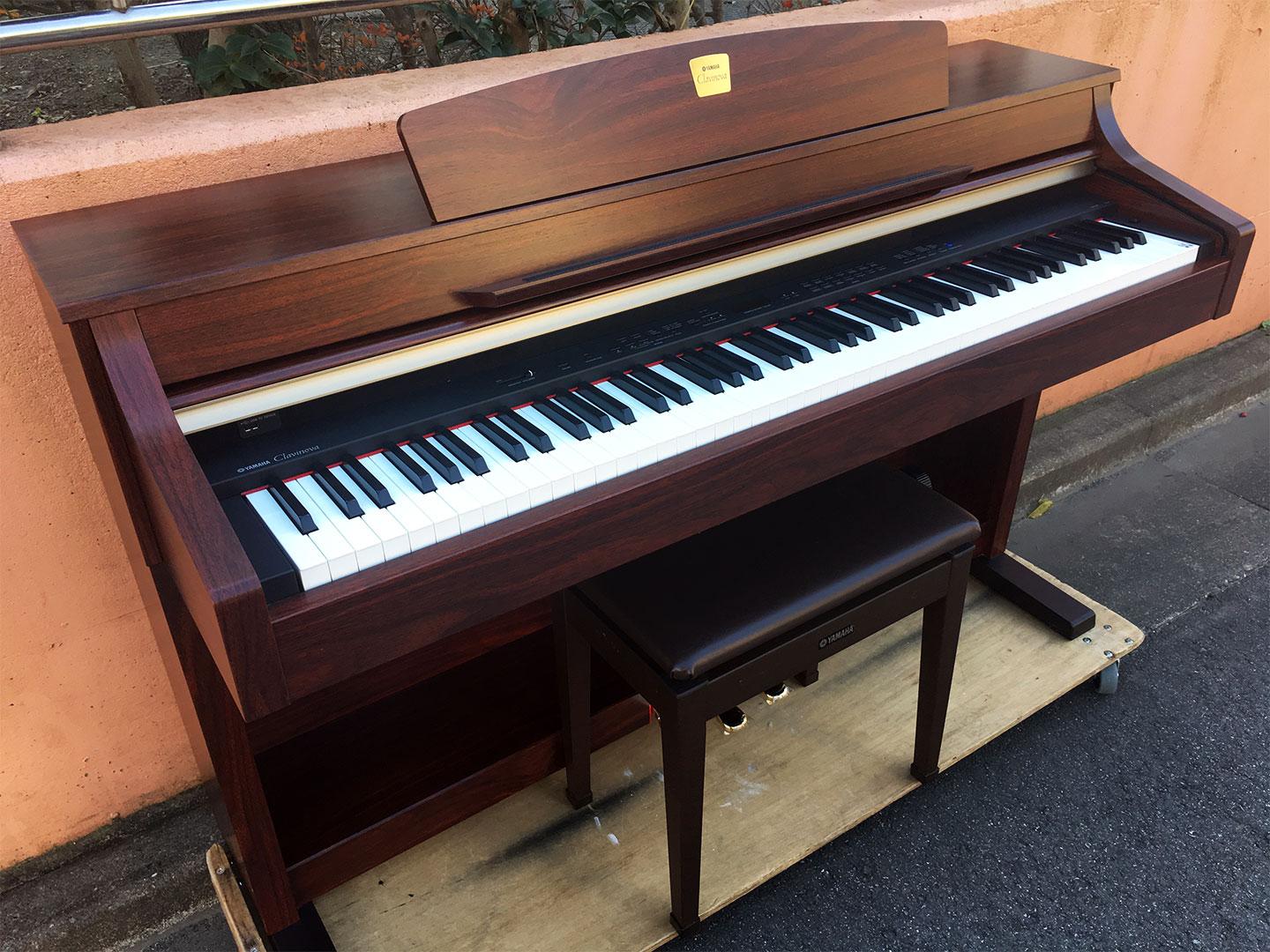 Đàn Piano YAMAHA CLP-330 M - Màu Gỗ - Có Hàng | PIANO HOUSE