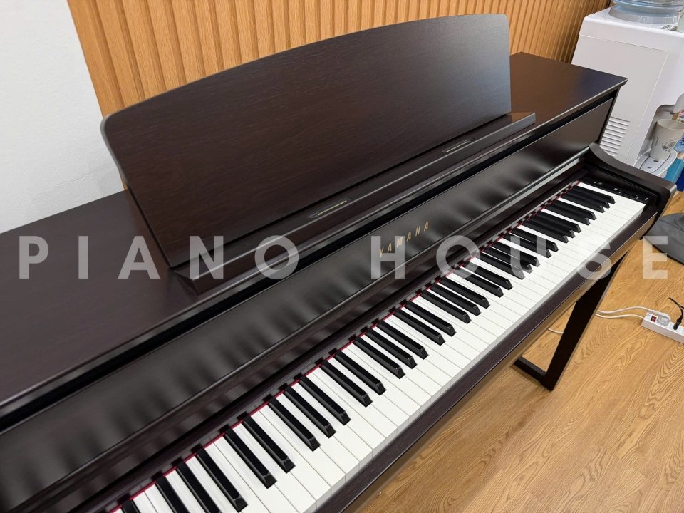 Cận cảnh YAMAHA CLP-775 R (USED) tại Piano House