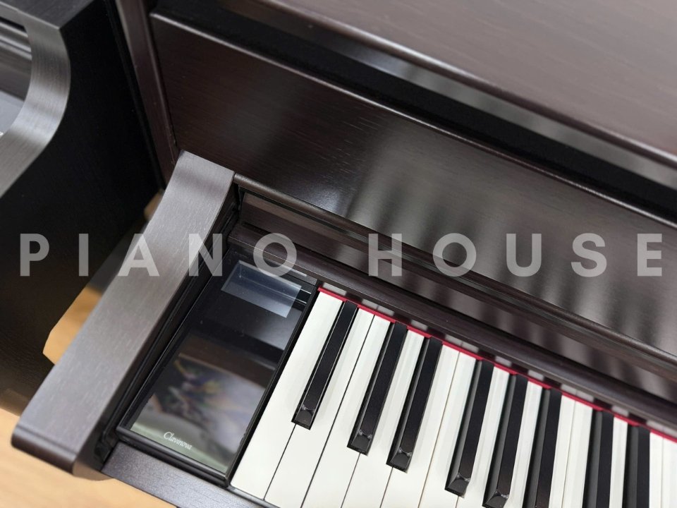 YAMAHA CLP-775 R (USED) - Góc nhìn thực tế 6