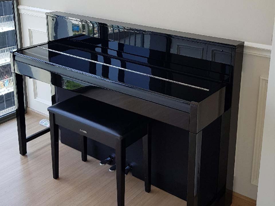 Đàn piano điện YAMAHA CLP-S308 PE màu đen bóng sang trọng