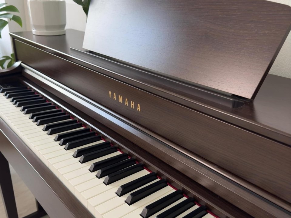 Bàn phím Natural Wood X (NWX) trên đàn YAMAHA SCLP-6450