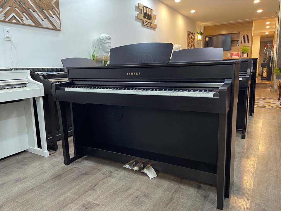 Cận cảnh YAMAHA CLP-635 R tại Piano House