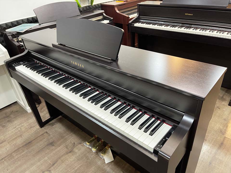 YAMAHA CLP-635 R - Ảnh thực tế 3