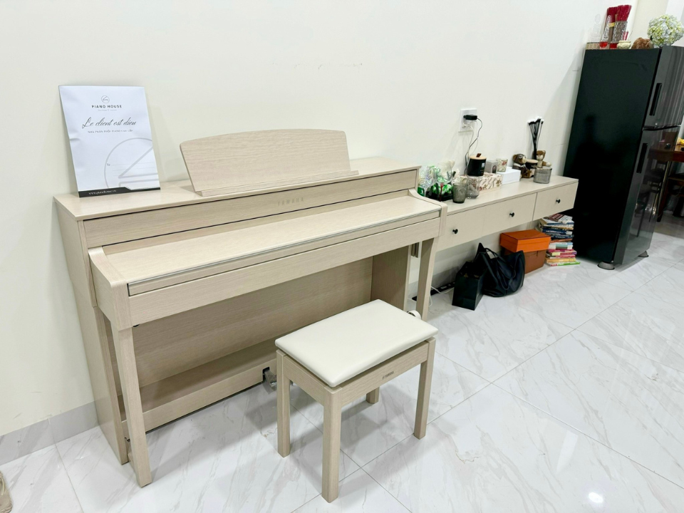 YAMAHA CLP-645 WA - Ảnh thực tế 3