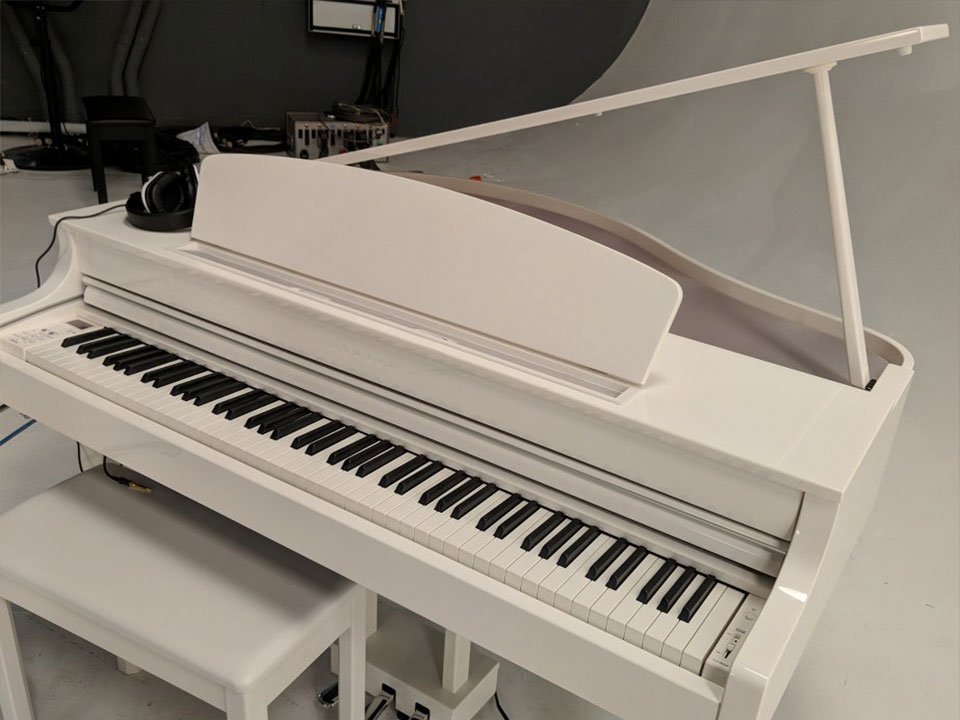 YAMAHA CLP-665GP WH - Ảnh thực tế 3