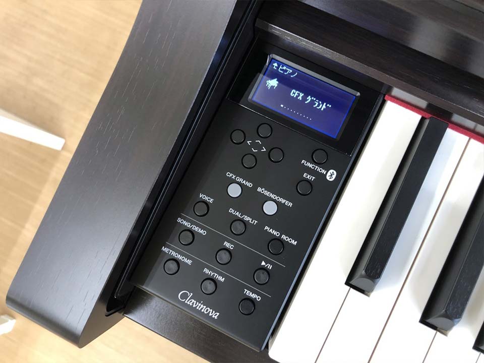 Hình ảnh chi tiết YAMAHA CLP-675 B góc chụp 7