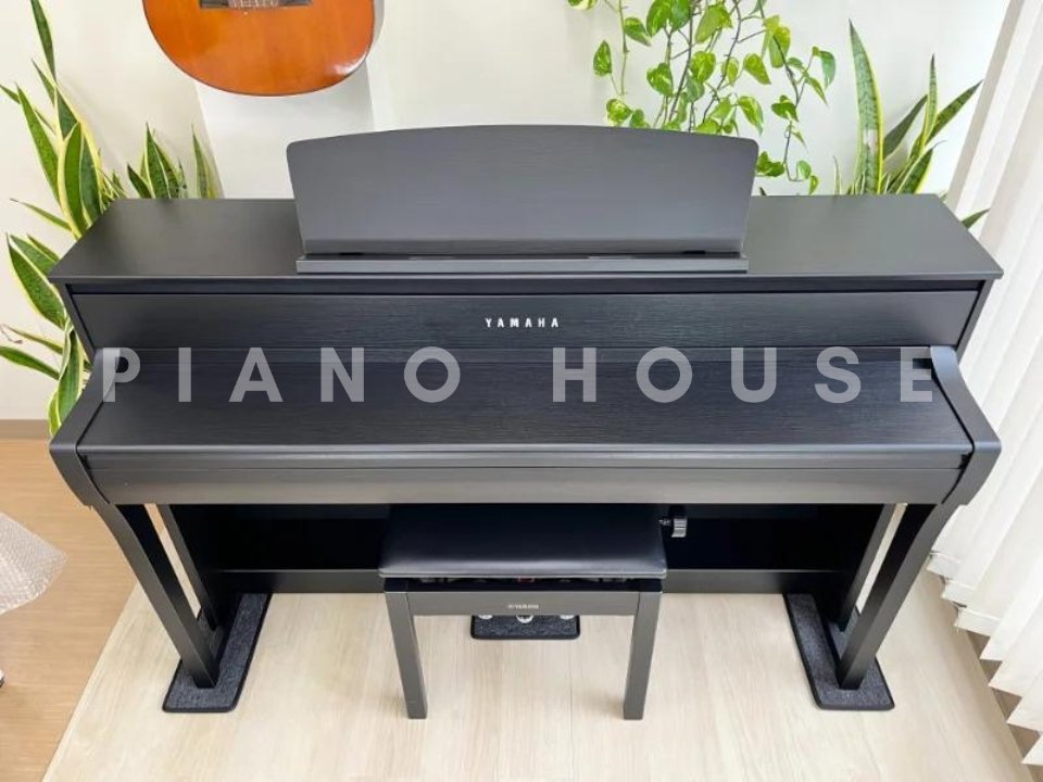 Hình ảnh chi tiết YAMAHA CLP-675 B góc chụp 2