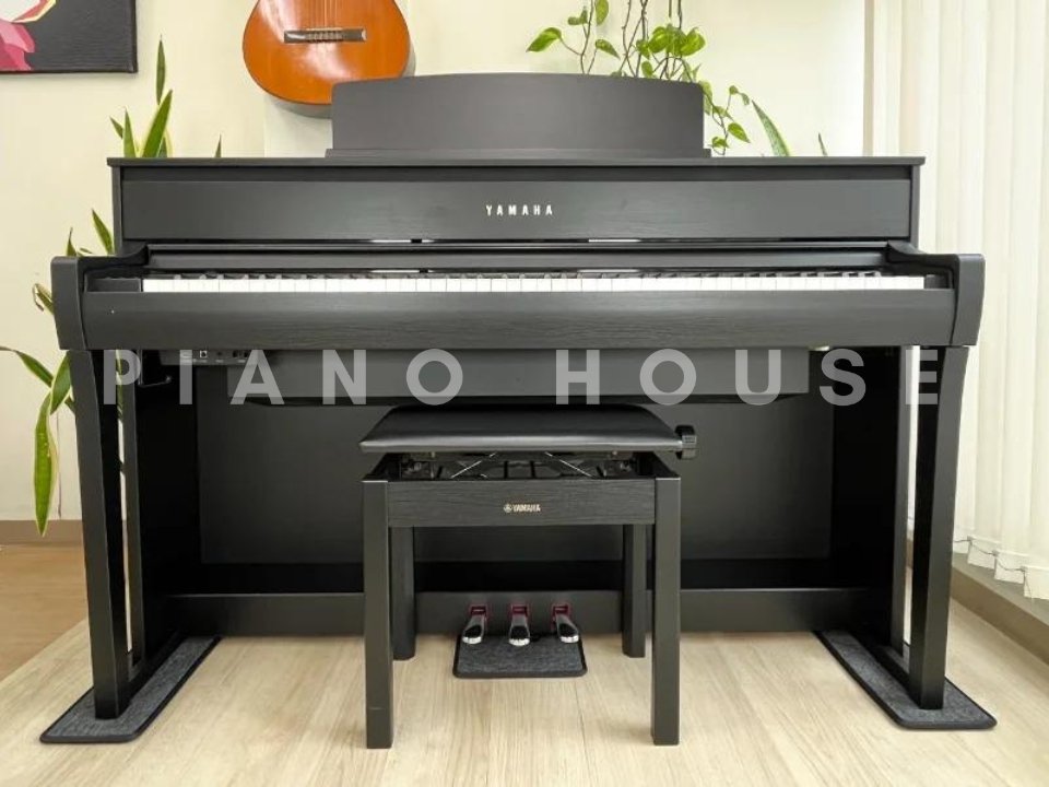 YAMAHA CLP-675 B - Ảnh thực tế 3
