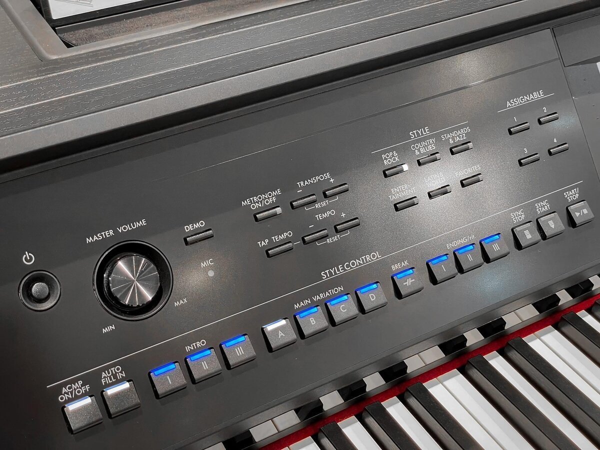 Cận cảnh Yamaha CVP-905 B tại Piano House