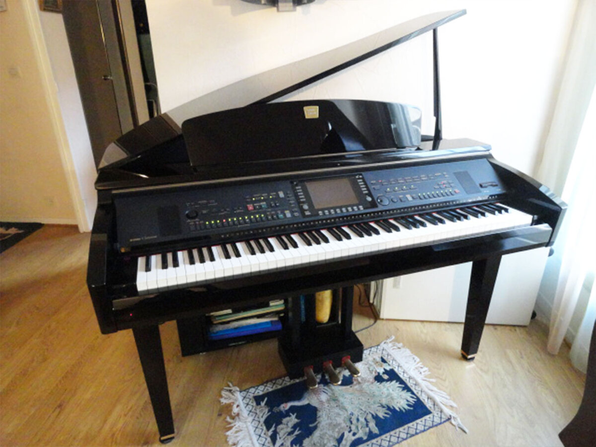 YAMAHA CVP-303 R - Ảnh thực tế 3