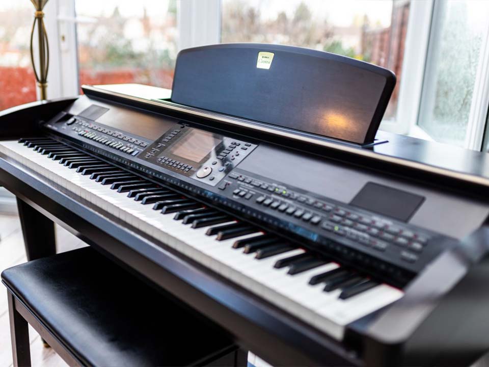 Bàn phím GH3 88 phím trên đàn piano điện Yamaha CVP-405 R