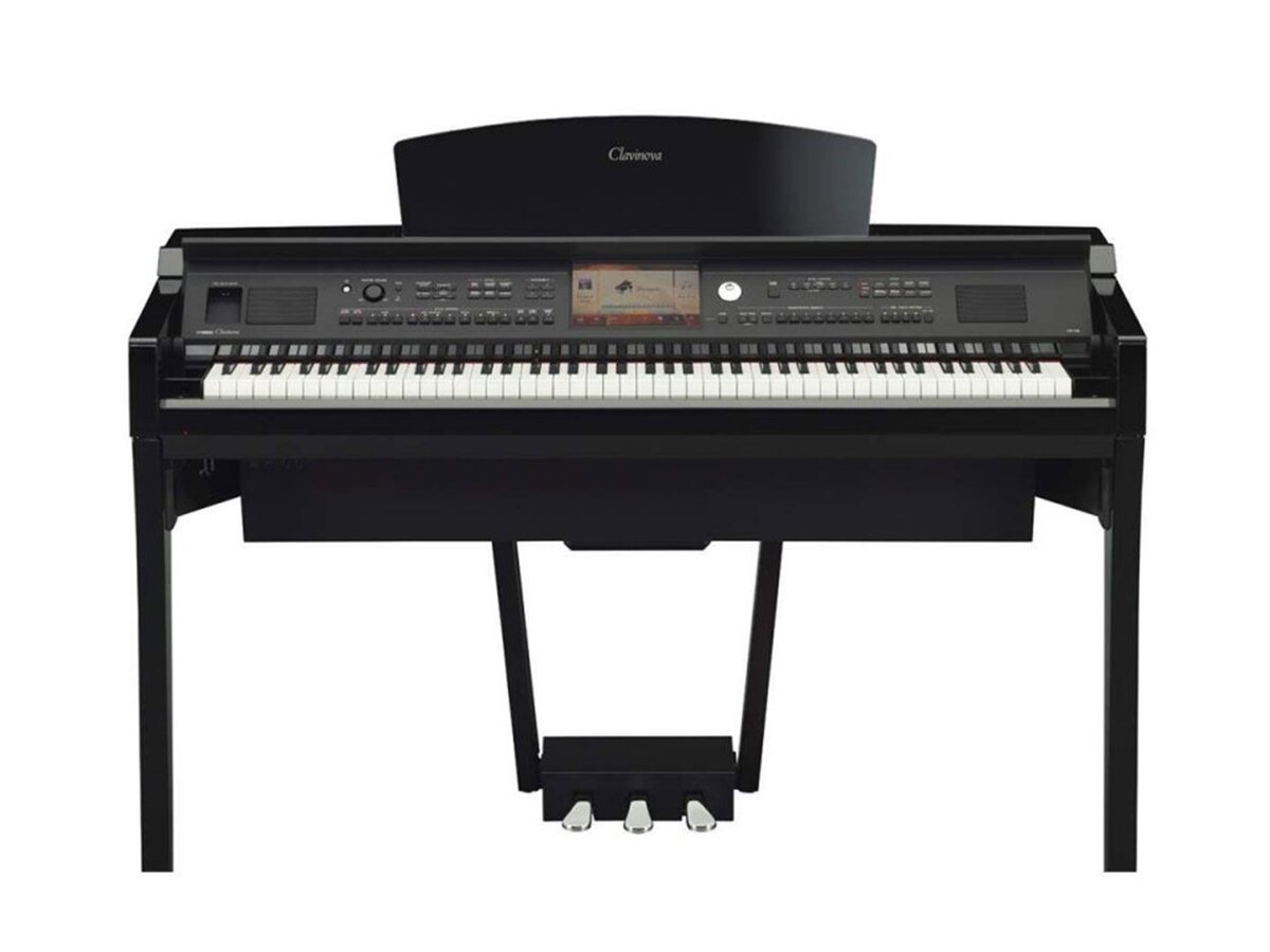 Góc nghiêng thể hiện đường cong thiết kế tinh tế của Yamaha CVP-705 PE