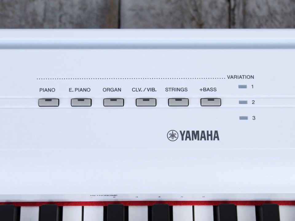 YAMAHA P-125A WH - Góc nhìn thực tế 6