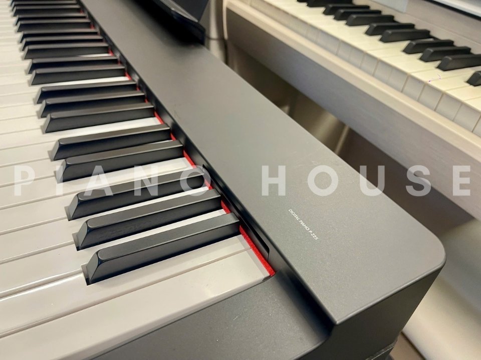 Cận cảnh YAMAHA P-225B (Only Piano) tại Piano House