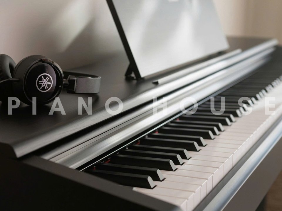 Chi tiết bàn phím và bảng điều khiển của YAMAHA YDP-105 B