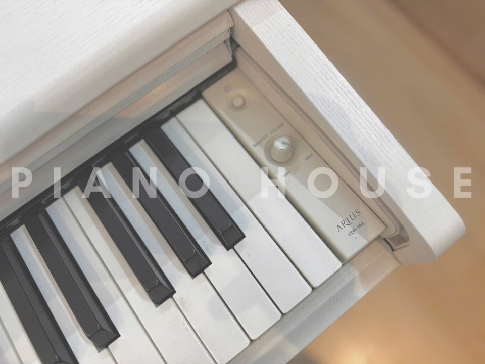 YAMAHA YDP-144 WH (USED) - Góc nhìn thực tế 6