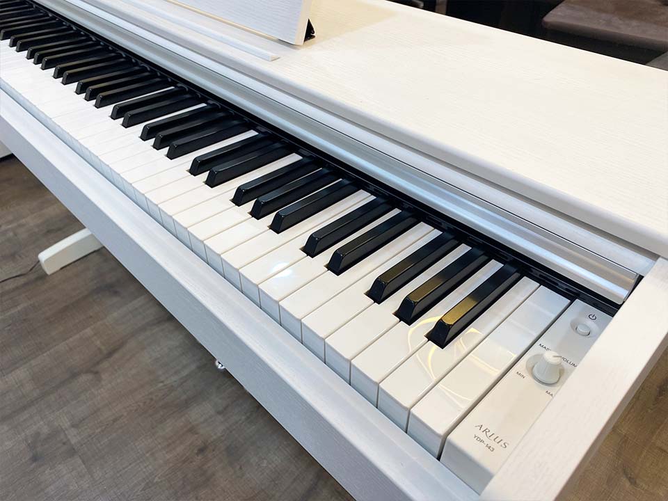 Cận cảnh YAMAHA YDP-143 WH tại Piano House