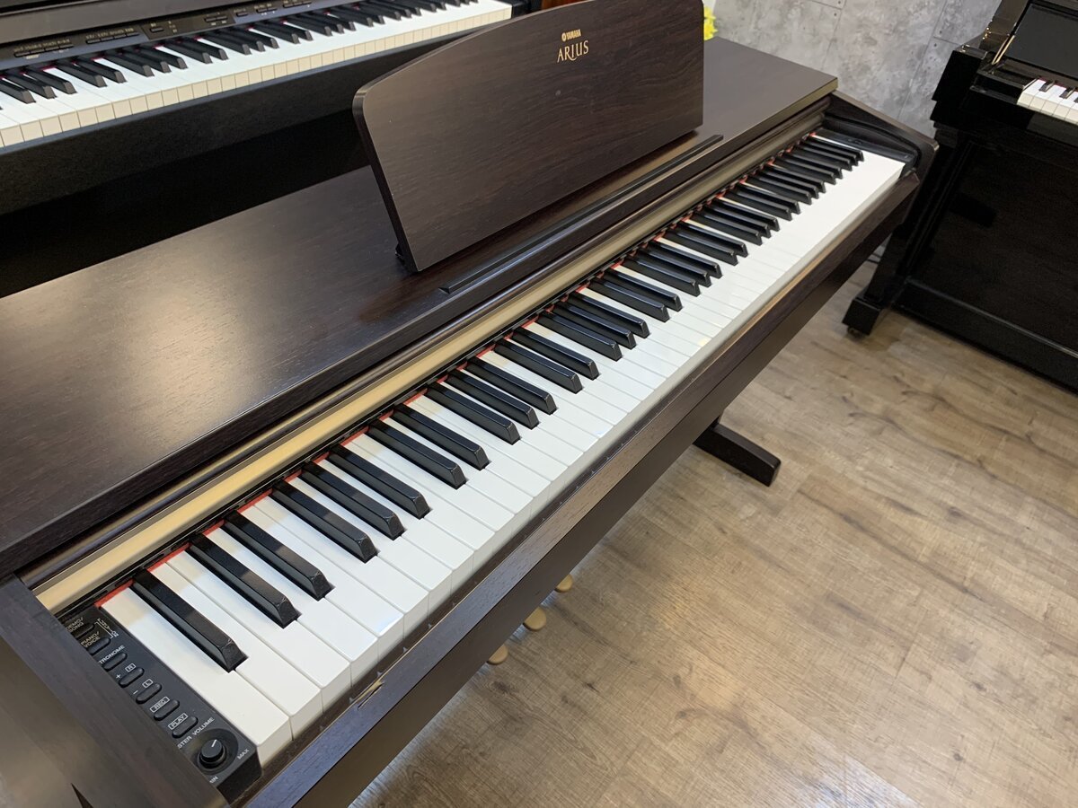 YAMAHA YDP-161 R thiết kế gọn gàng cho không gian vừa