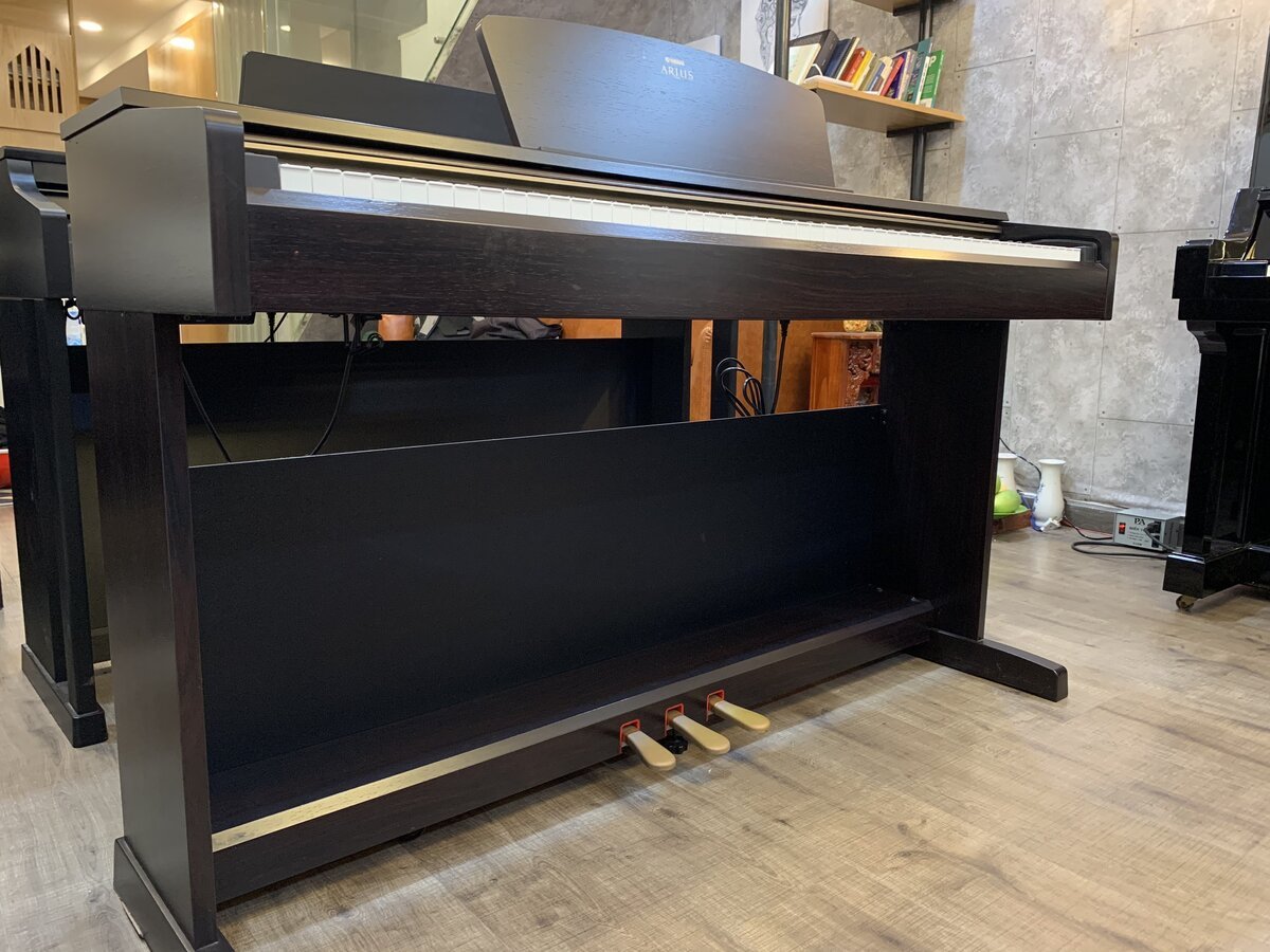 YAMAHA YDP-161 R bàn phím Graded Hammer chi tiết
