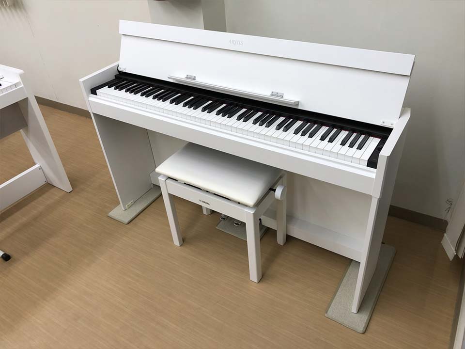 Góc nghiêng hiển thị độ mỏng của YAMAHA YDP S51 WH