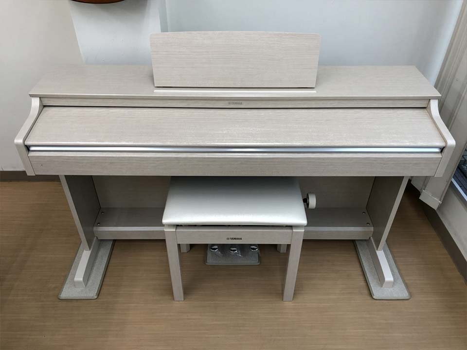 Bàn phím GH3 với lớp phủ Ivory Touch trên đàn YAMAHA YDP-163 WA