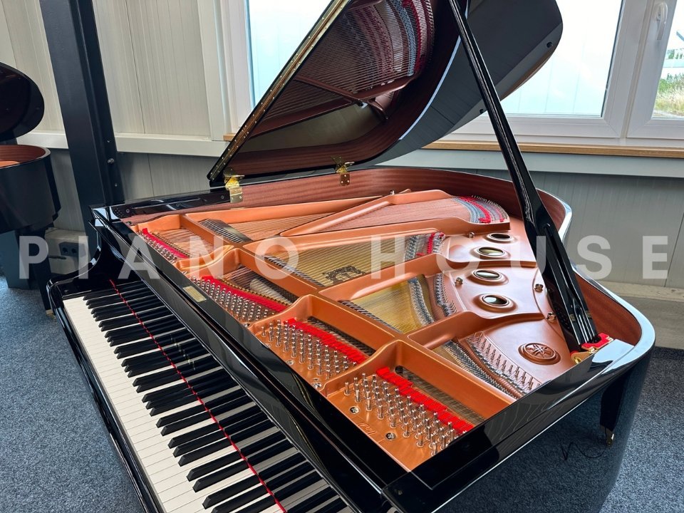 Cận cảnh YAMAHA C1X (USED) tại Piano House