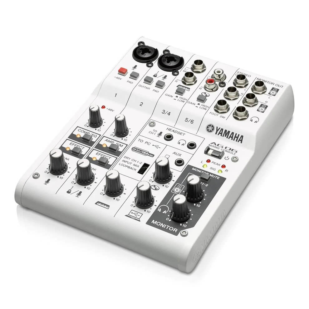 Hình ảnh chi tiết Mixer Yamaha AG06 góc chụp 2