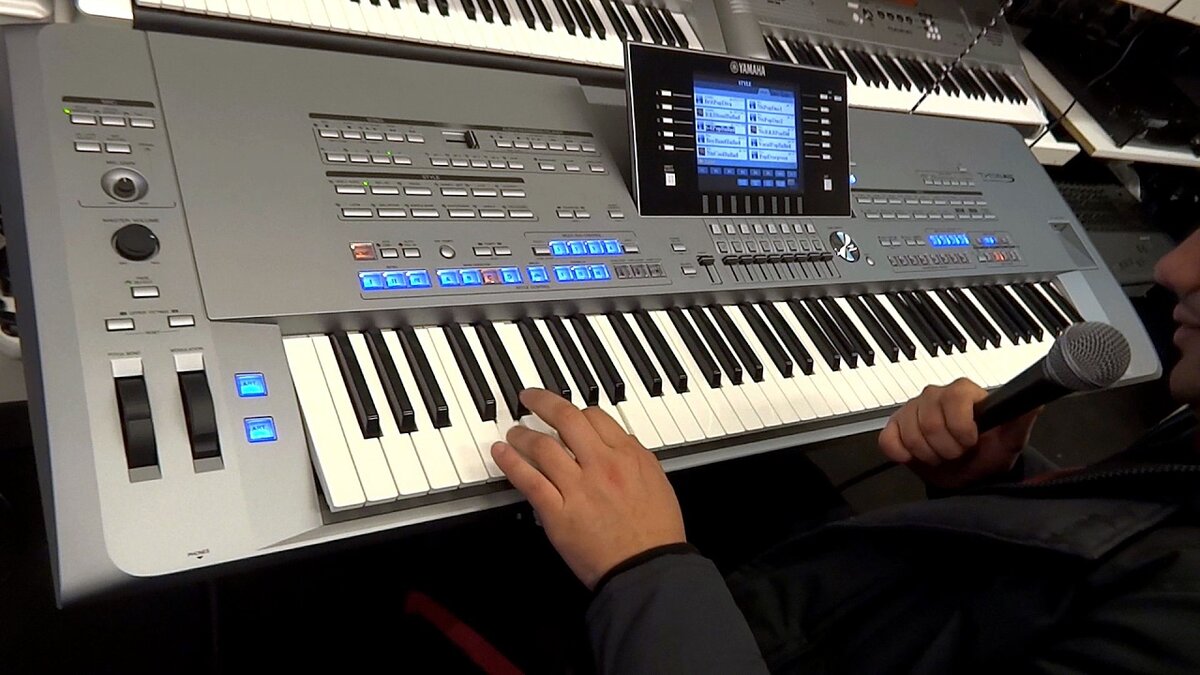 Hình ảnh chi tiết Yamaha Tyros 5 – 76 Phím góc chụp 2