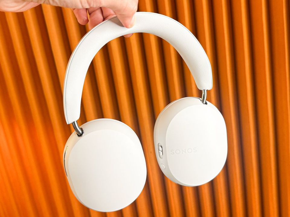 Cận cảnh Sonos ACE | Tai Nghe Không Dây Hỗ Trợ Dolby Atmos tại Piano House