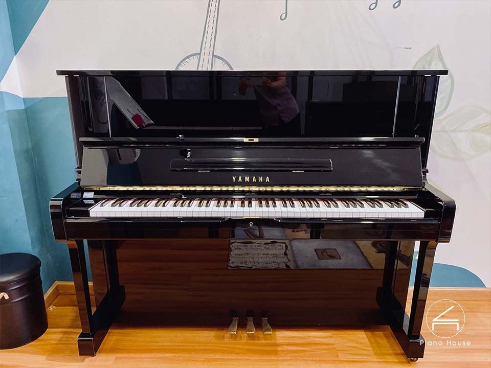 Đàn piano Yamaha YUS với thiết kế sang trọng và phím đàn cao cấp