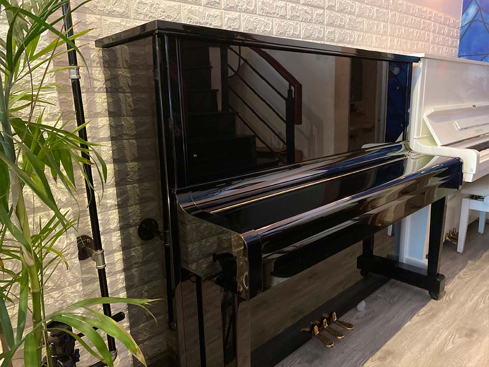 Toàn cảnh đàn piano KAWAI KS2F từ phía trước