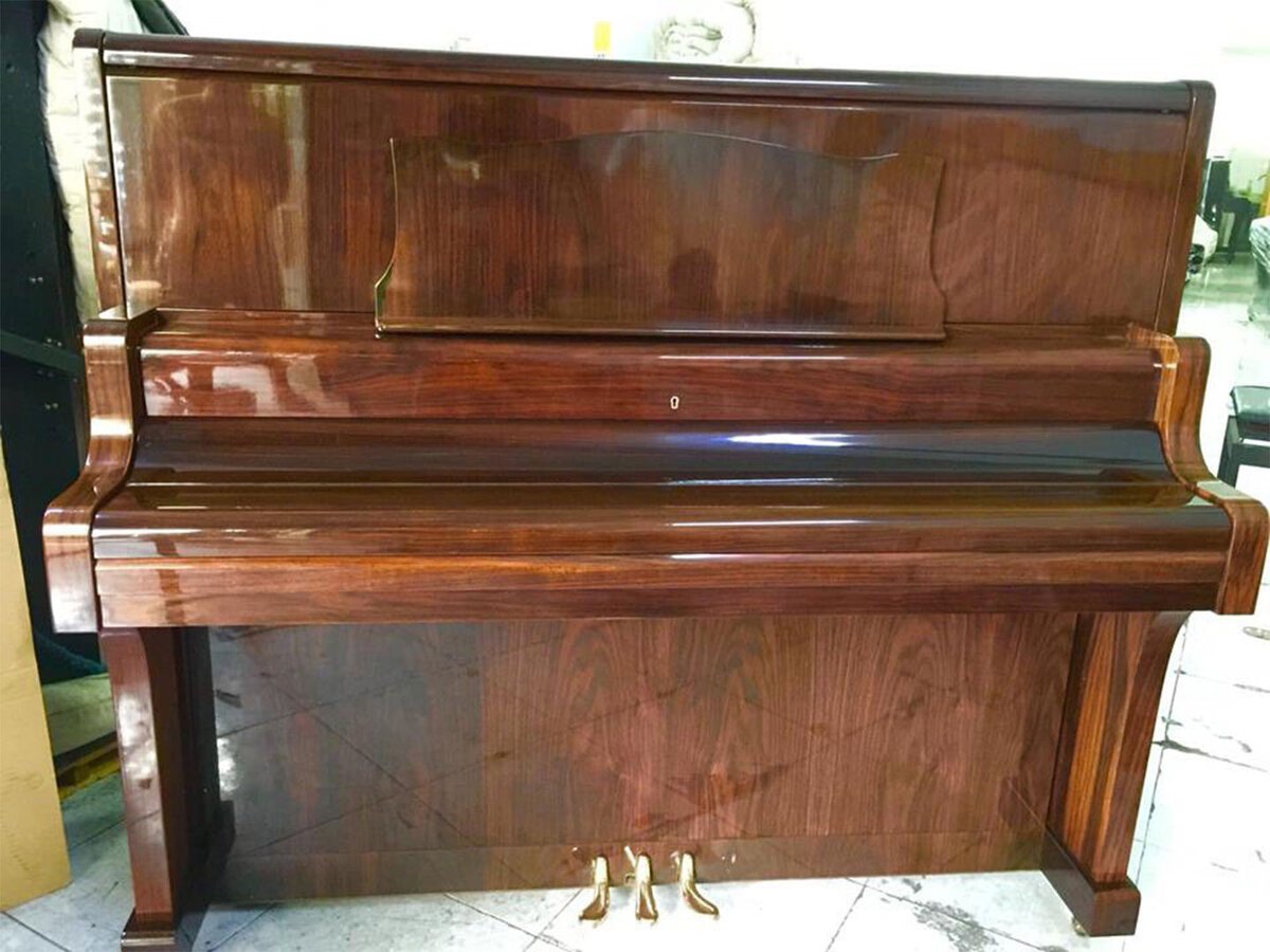 Đàn piano cơ KAWAI KU7 Wn màu gỗ tự nhiên, góc nghiêng trước