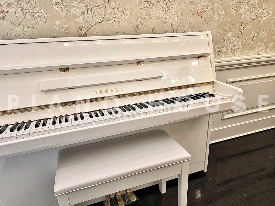 Cận cảnh YAMAHA JU109 PWH tại Piano House