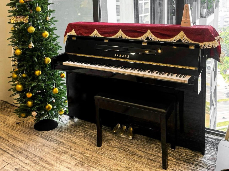 Cận cảnh YAMAHA JU109 PE tại Piano House