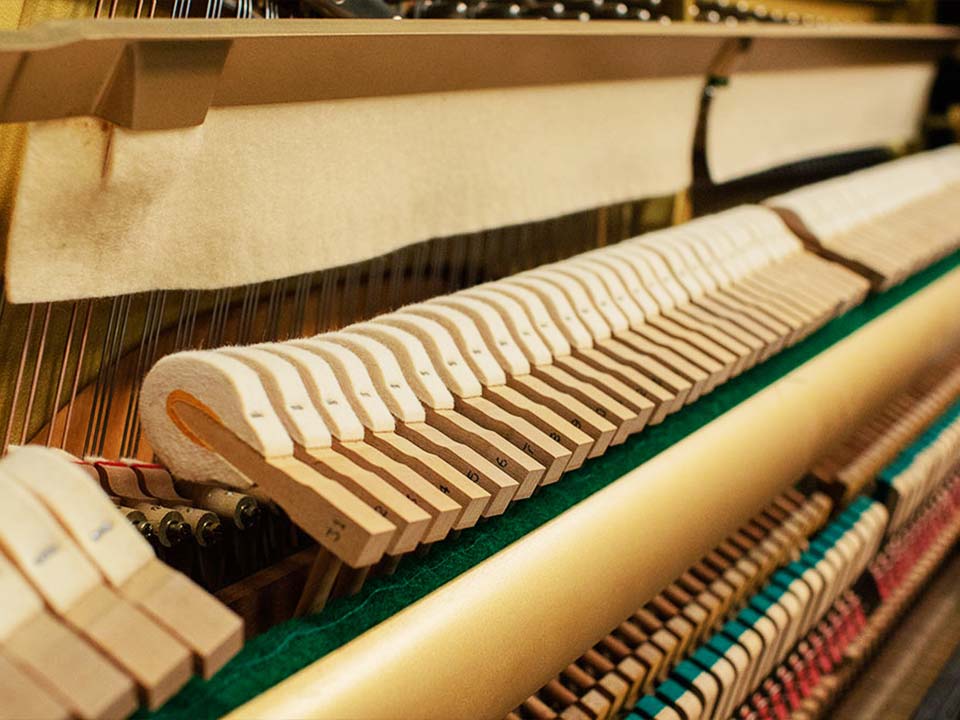 Chi tiết đàn YAMAHA U100 - Hình 4