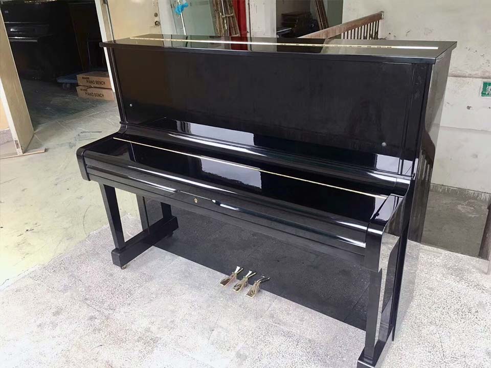 Hình ảnh chi tiết YAMAHA U1M góc chụp 2