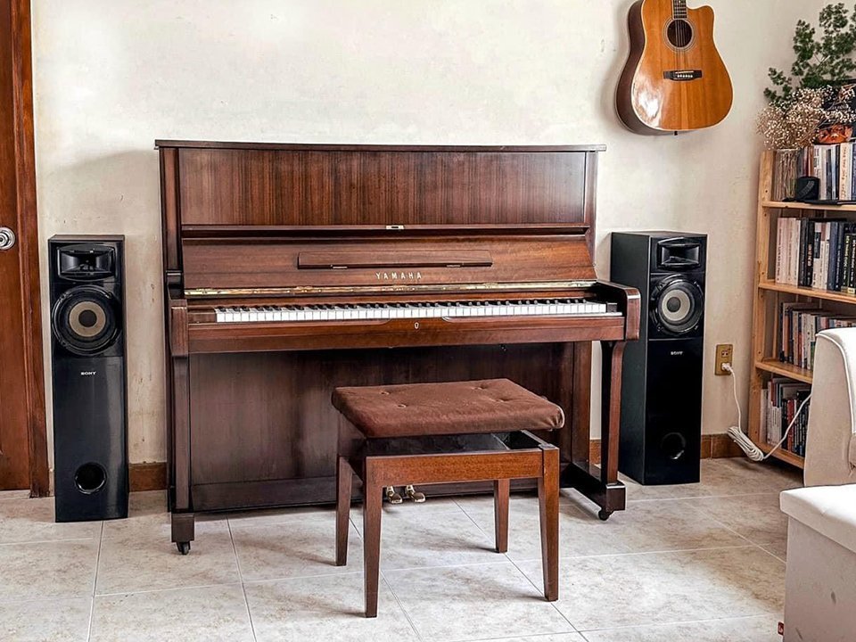 Hình ảnh chi tiết YAMAHA U1H Wn góc chụp 2