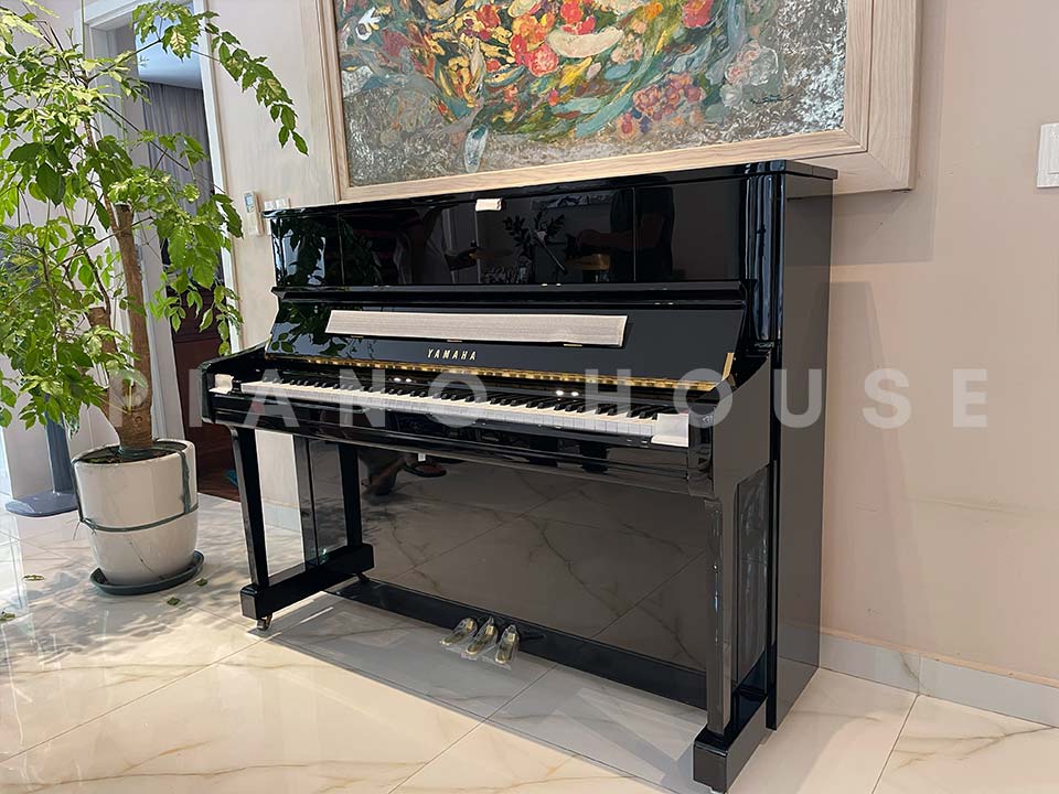 YAMAHA U1J PE - Góc nhìn thực tế 6