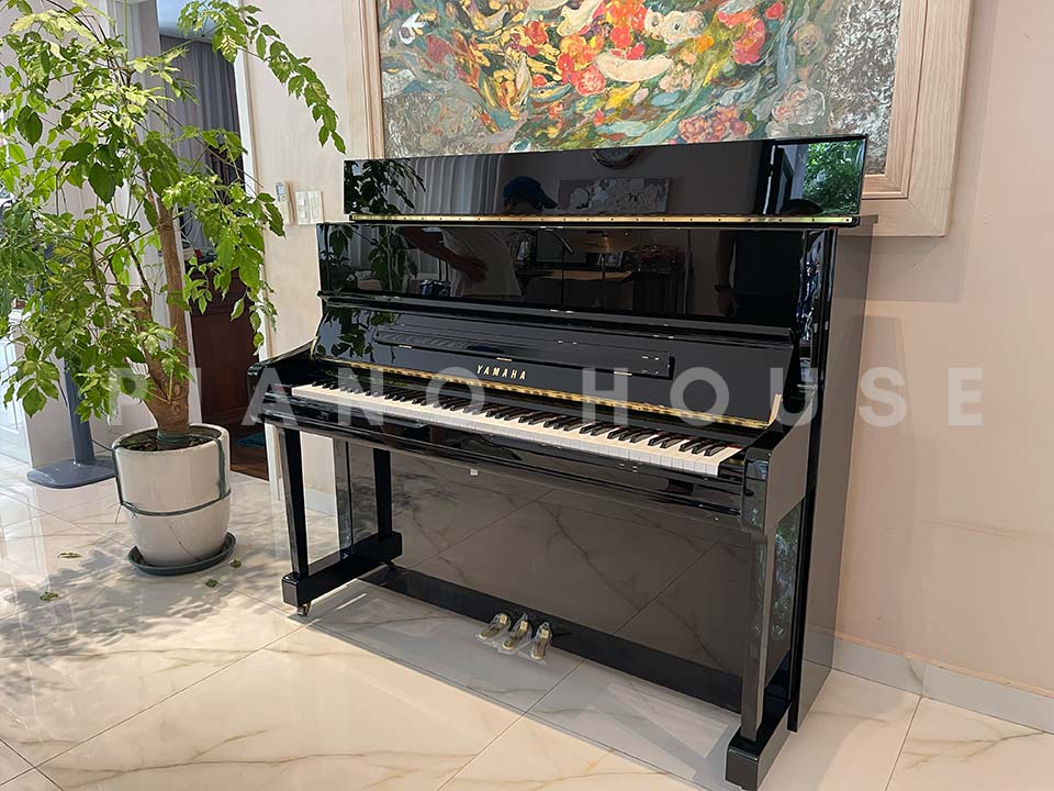 YAMAHA U1J PE - Ảnh thực tế 8