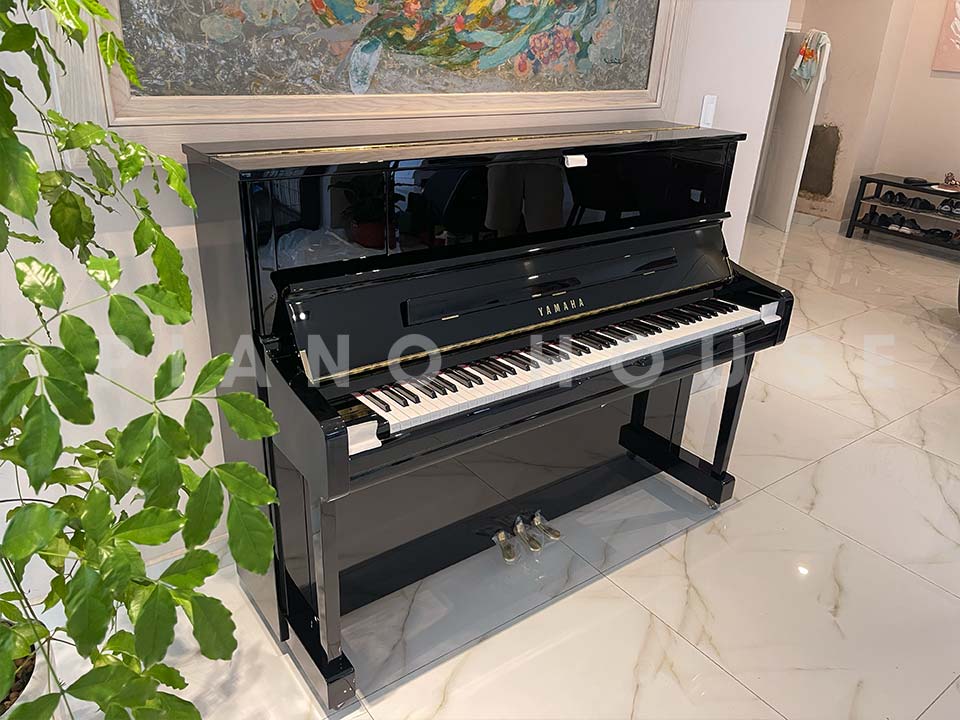 Hình ảnh chi tiết YAMAHA U1J PE góc chụp 7