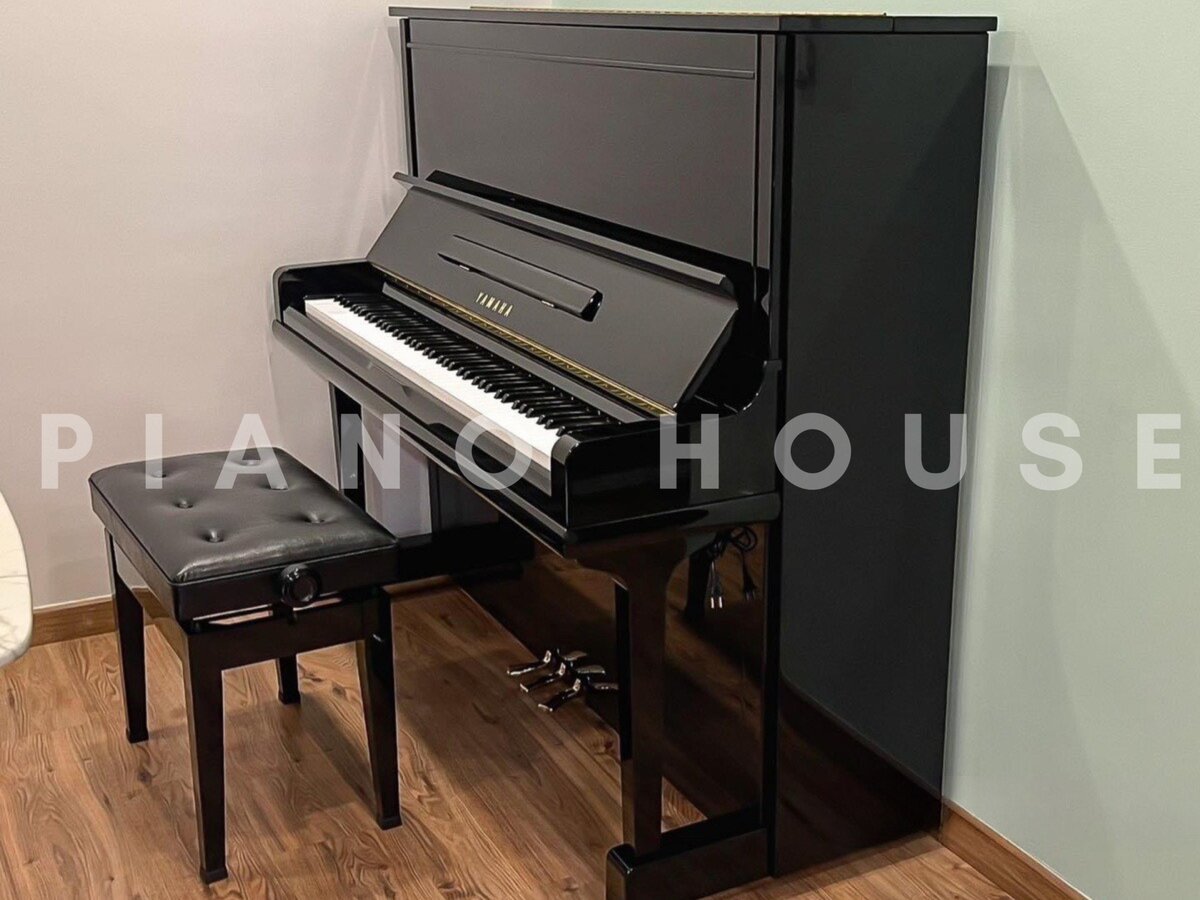 Chi tiết bàn phím và pedal của YAMAHA U30AS Silent