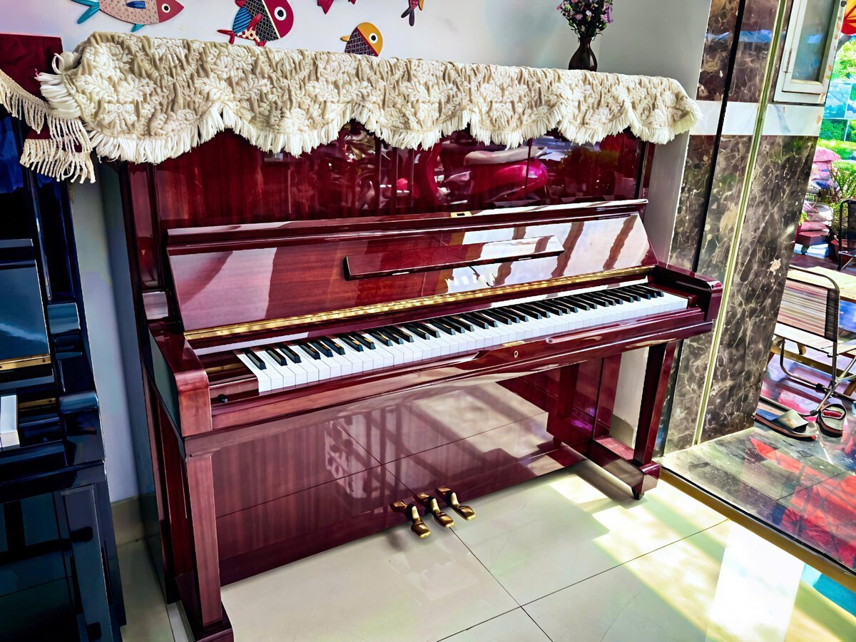Tổng thể thiết kế sang trọng của đàn piano YAMAHA U3H MH tại Piano House