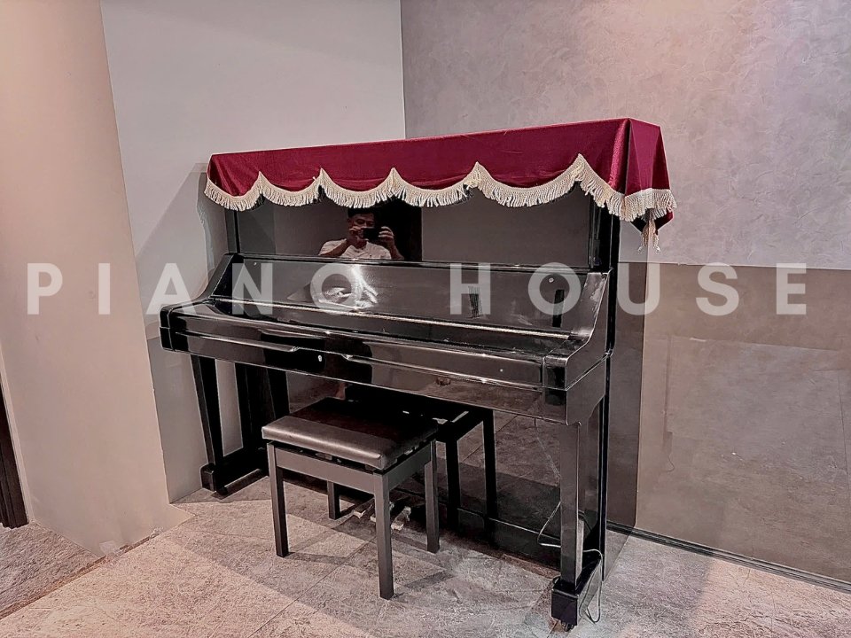 Cận cảnh YAMAHA UX tại Piano House