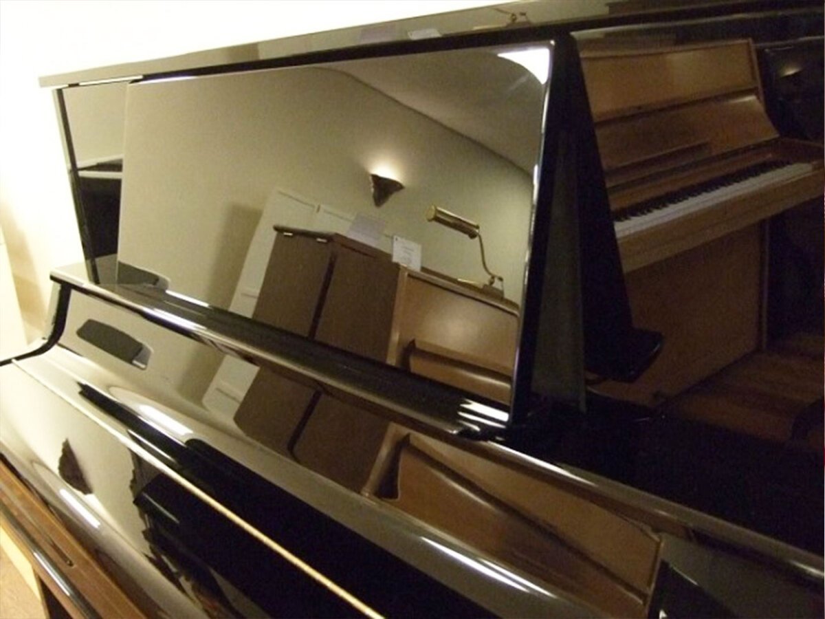 Chi tiết đàn YAMAHA UX10A - Hình 4