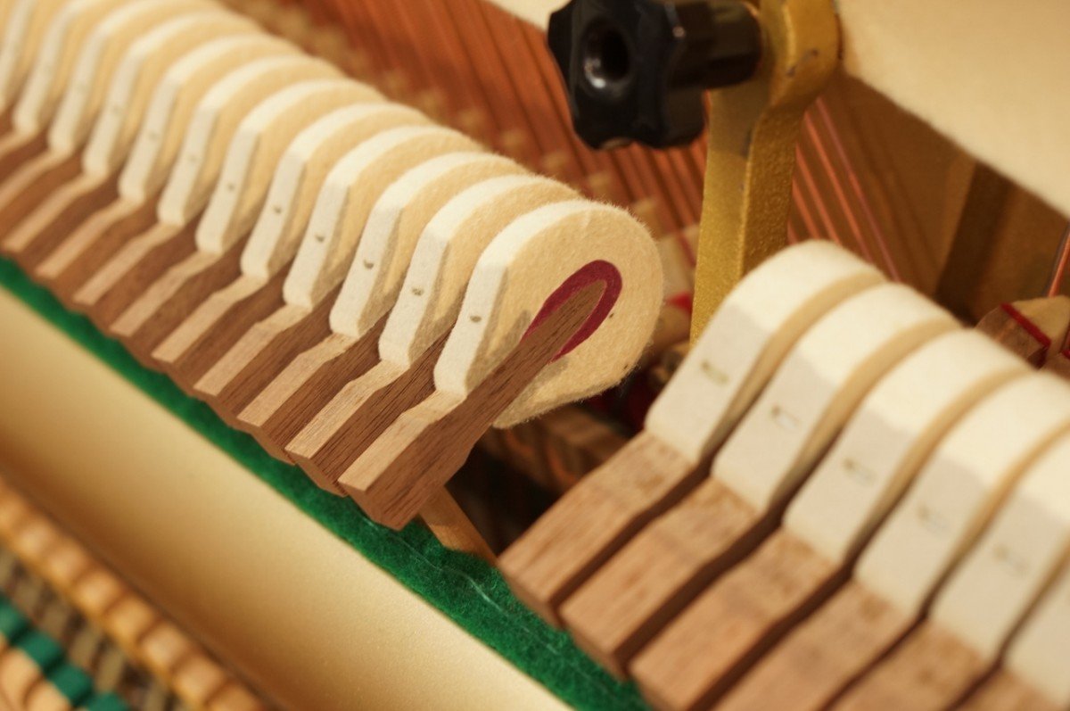 Cận cảnh YAMAHA UX300 tại Piano House