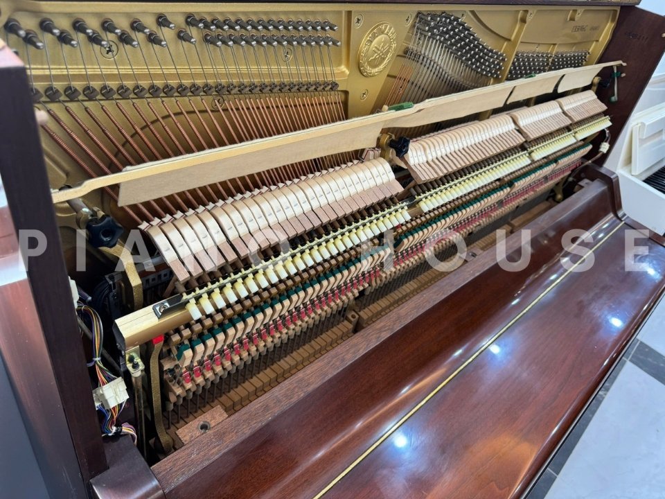 Chi tiết đàn YAMAHA UX50 WnC - Hình 4