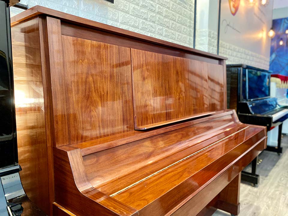 Cận cảnh YAMAHA W101 Wn tại Piano House