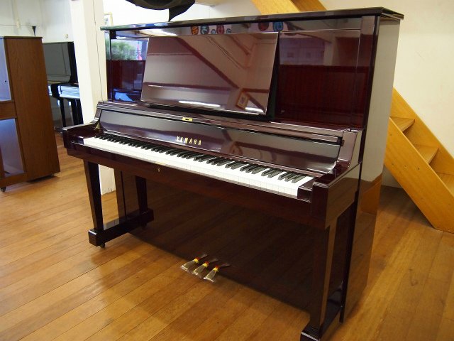 YAMAHA W102BS - Đánh giá chi tiết tại Piano House