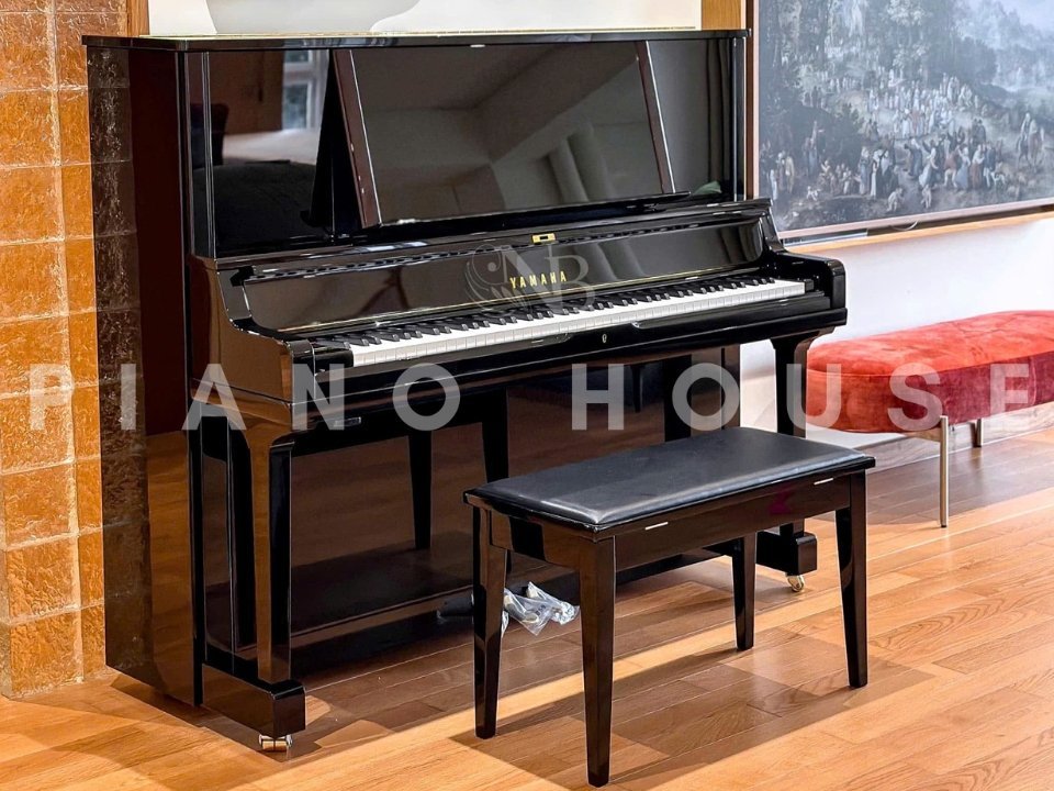 Hệ thống phím Ivorite và Pedal Sostenuto trên YAMAHA YUS5 SH