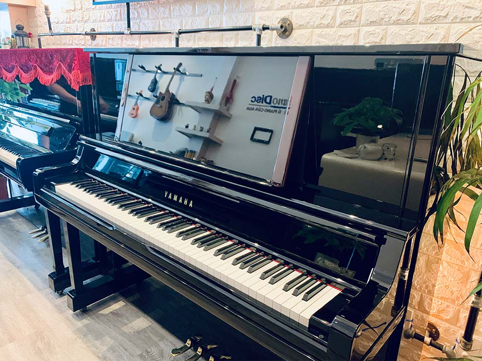 Hình ảnh chi tiết YAMAHA YU5 SXG (Auto Play + Silent) góc chụp 2